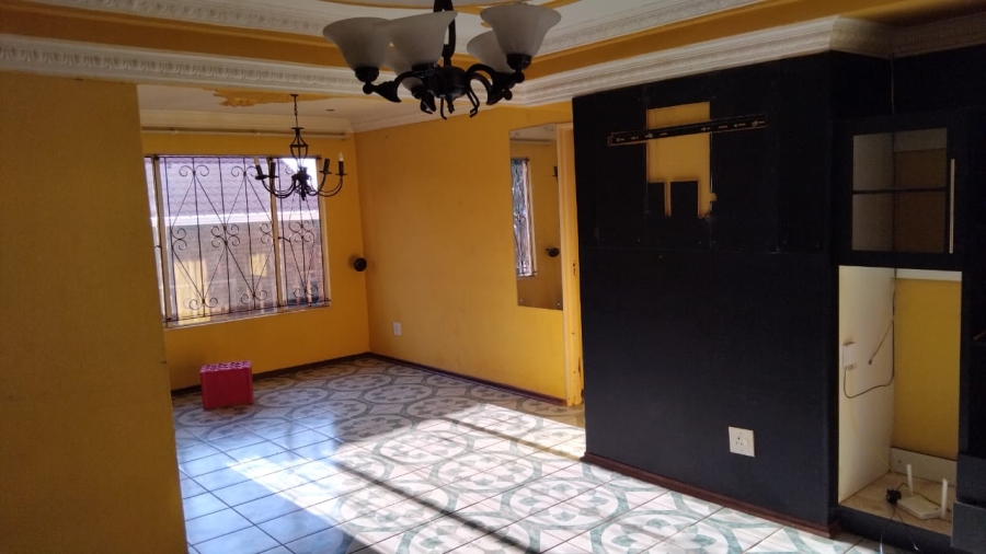 4 Bedroom Property for Sale in Geelhoutpark North West